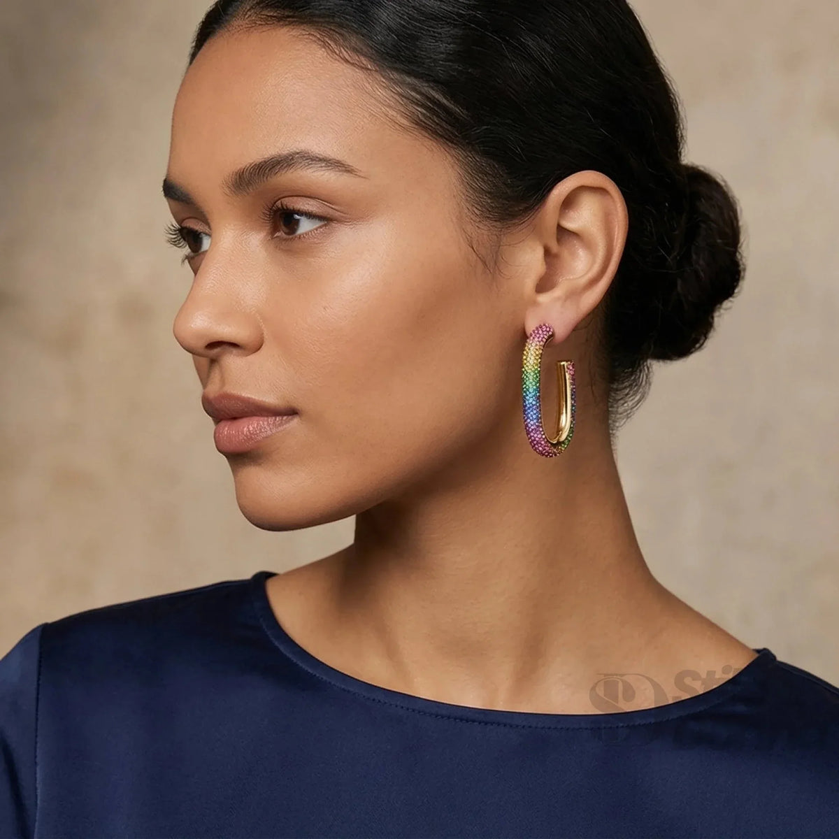 Orecchini U-Hoop con Cristalli Rainbow