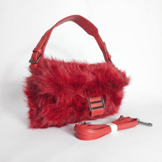 Rote Handtasche aus Kunstpelz