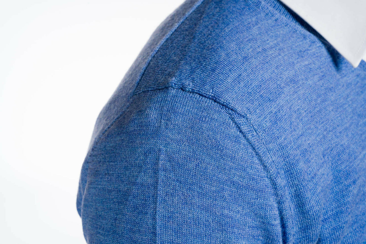 V Man Pullover: men's sweater with V-neck