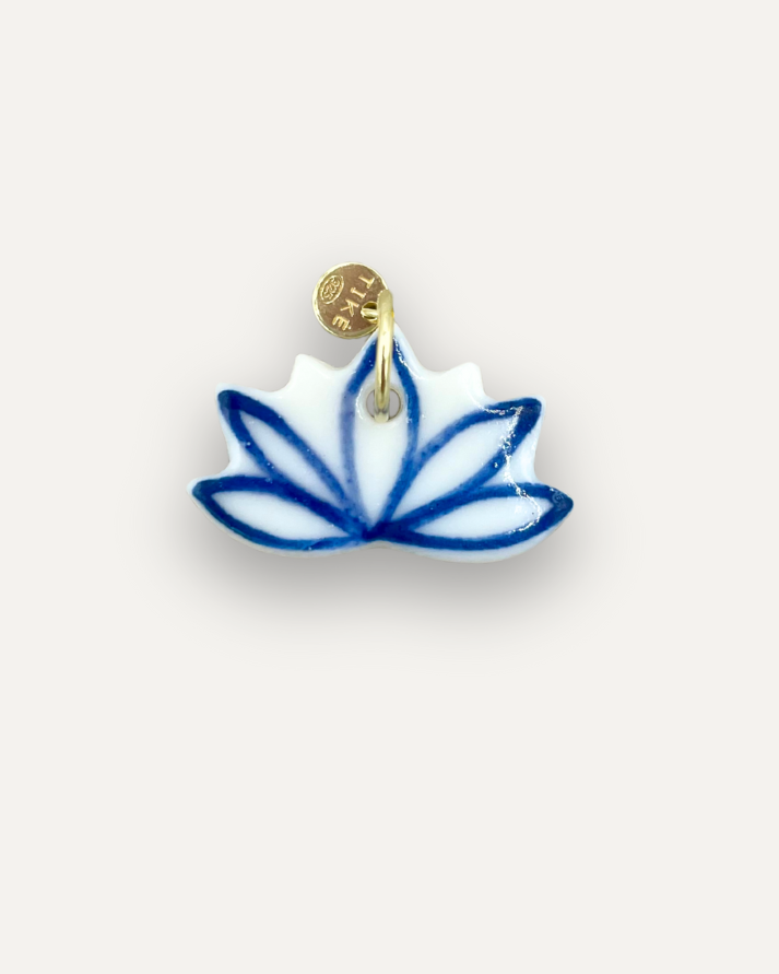 Charm in Porcellana Fiore di Loto Blu