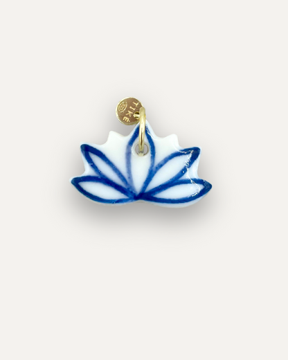Charm in Porcellana Fiore di Loto Blu