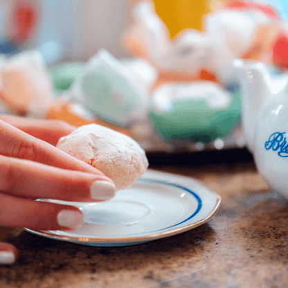 Amaretti blandos variados con fruta