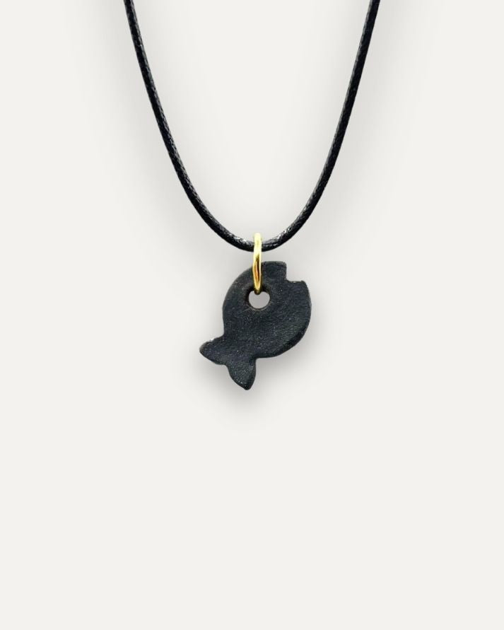 Charm in Porcellana Pesce Nero coda Oro