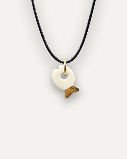 Charm in Porcellana Pesce Bianco coda Oro