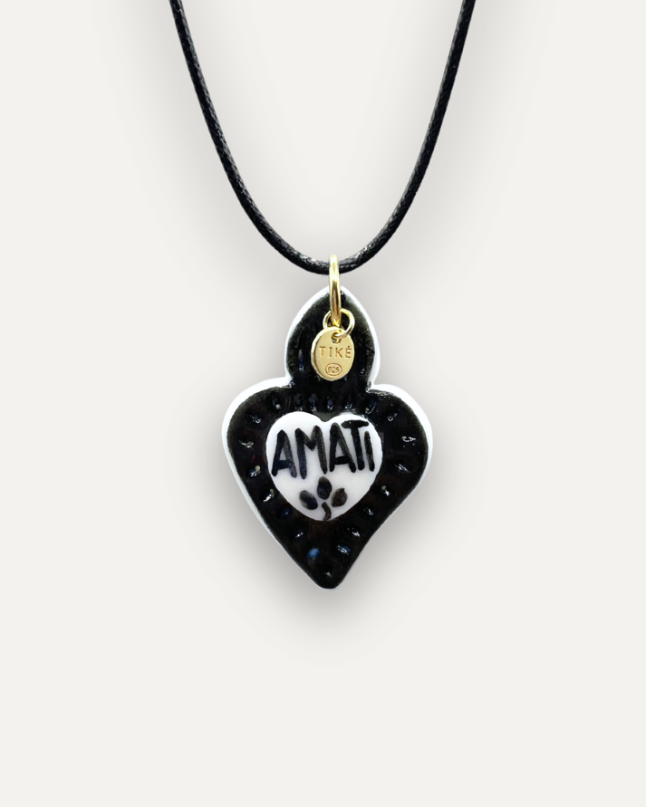Porcelain Charm Black Sacred Heart Amati