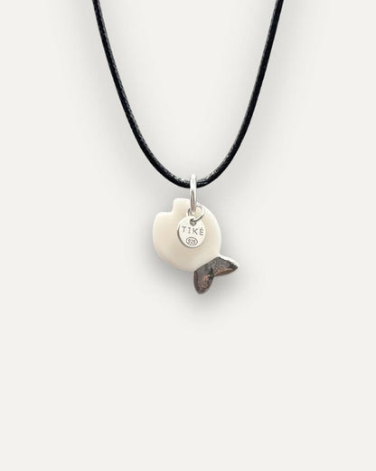 Charm in Porcellana Pesce Bianco coda Platino
