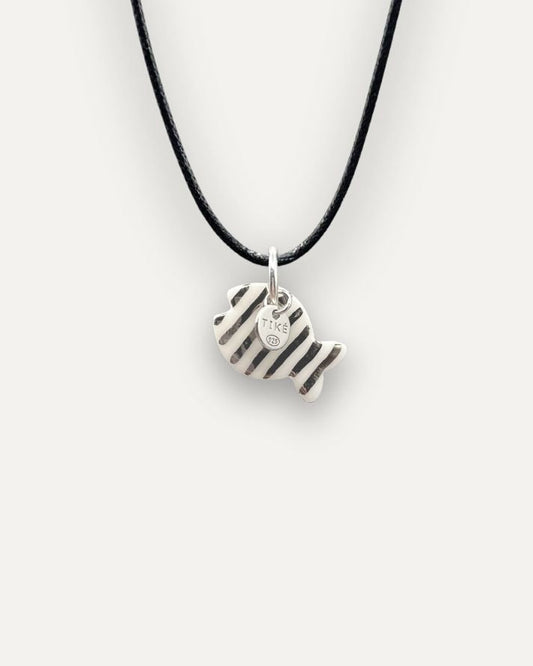 Charm in Porcellana Pesce Platino Righe