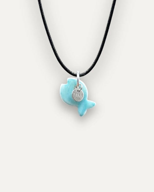 Charm in Porcellana Pesce Turchese Tinta Unita