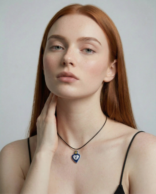 Charm in Porcellana Cuore Blu - Lettera V