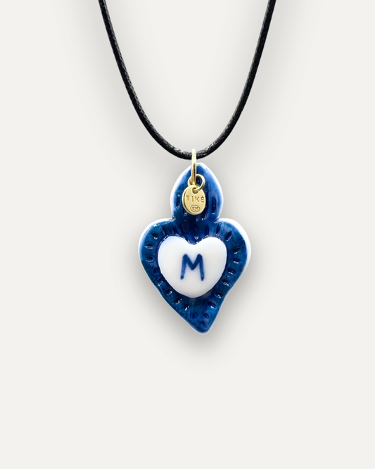 Charm de porcelana Corazón azul - Letra M