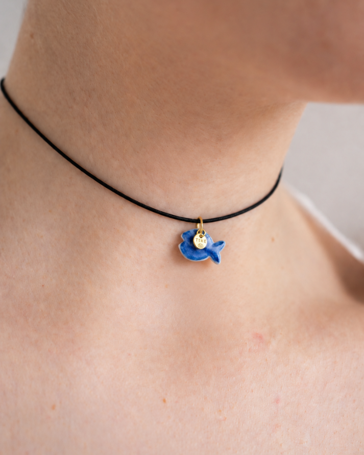 Charm in Porcellana Pesce Blu Tinta Unita