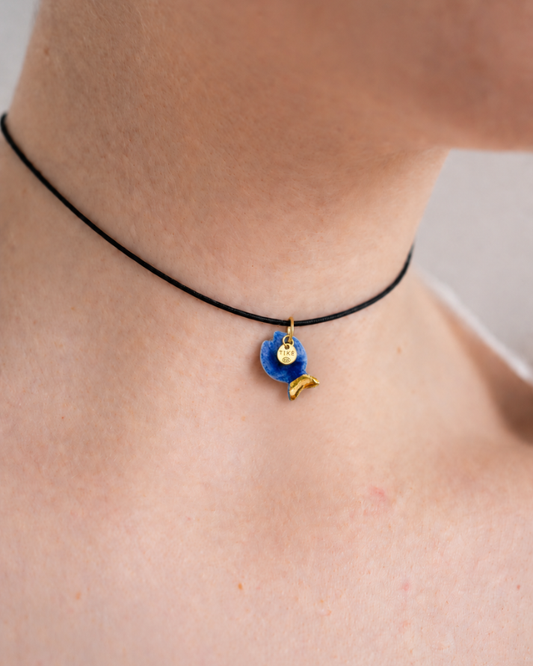 Charm in Porcellana Pesce Blu coda Oro