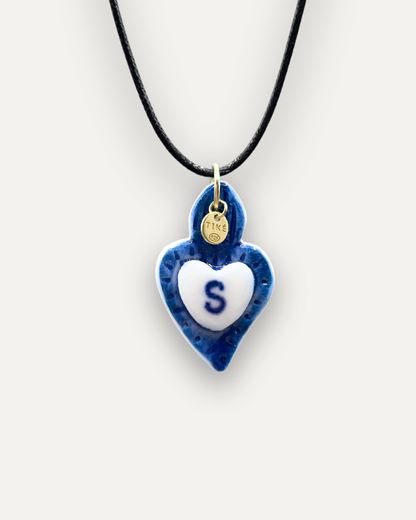 Porzellan-Charm blaues Herz - Buchstabe S