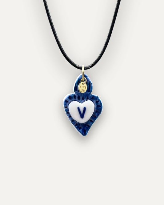 Charm in Porcellana Cuore Blu - Lettera V