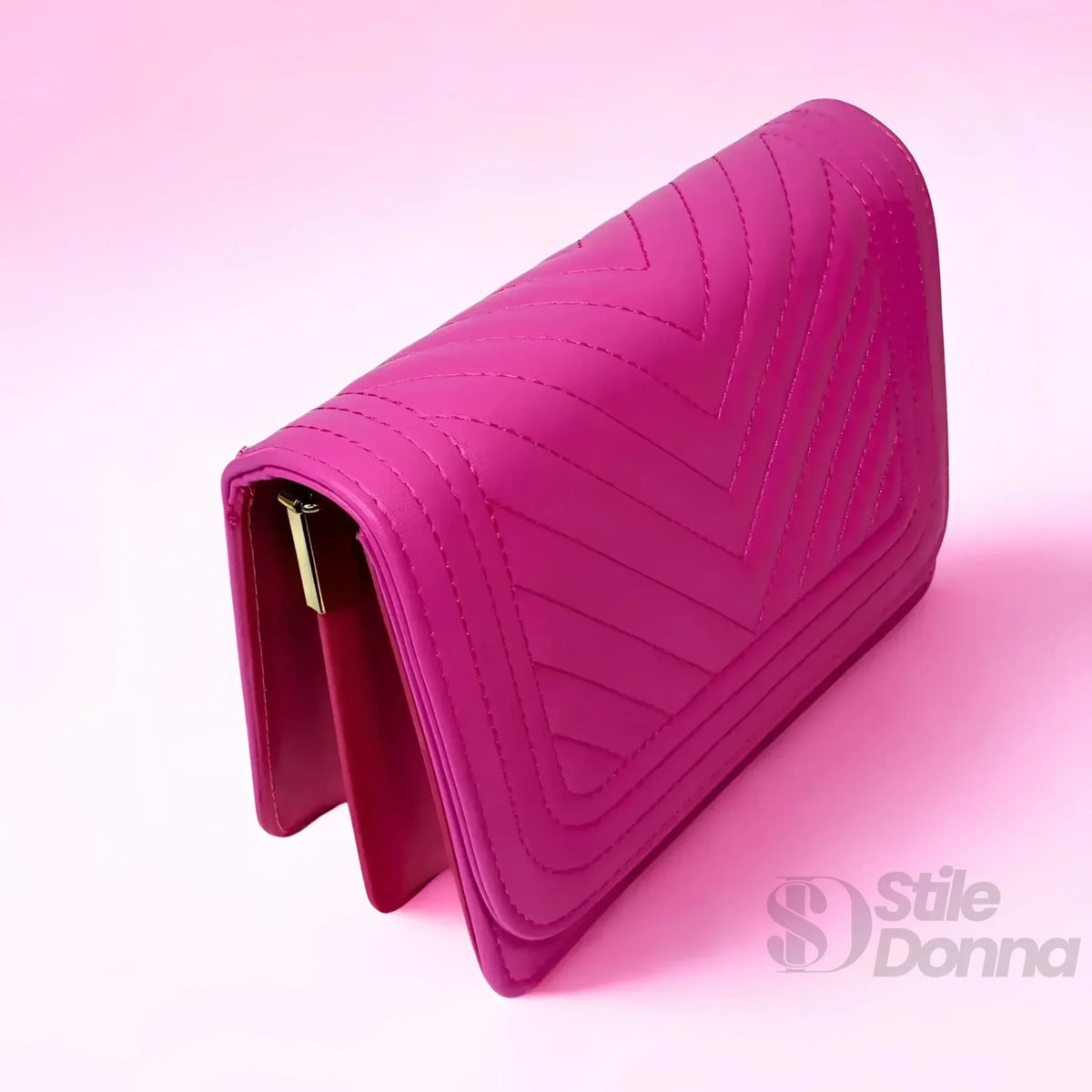 Bolsa Matelassê com Triângulos