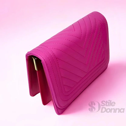 Bolsa Matelassê com Triângulos