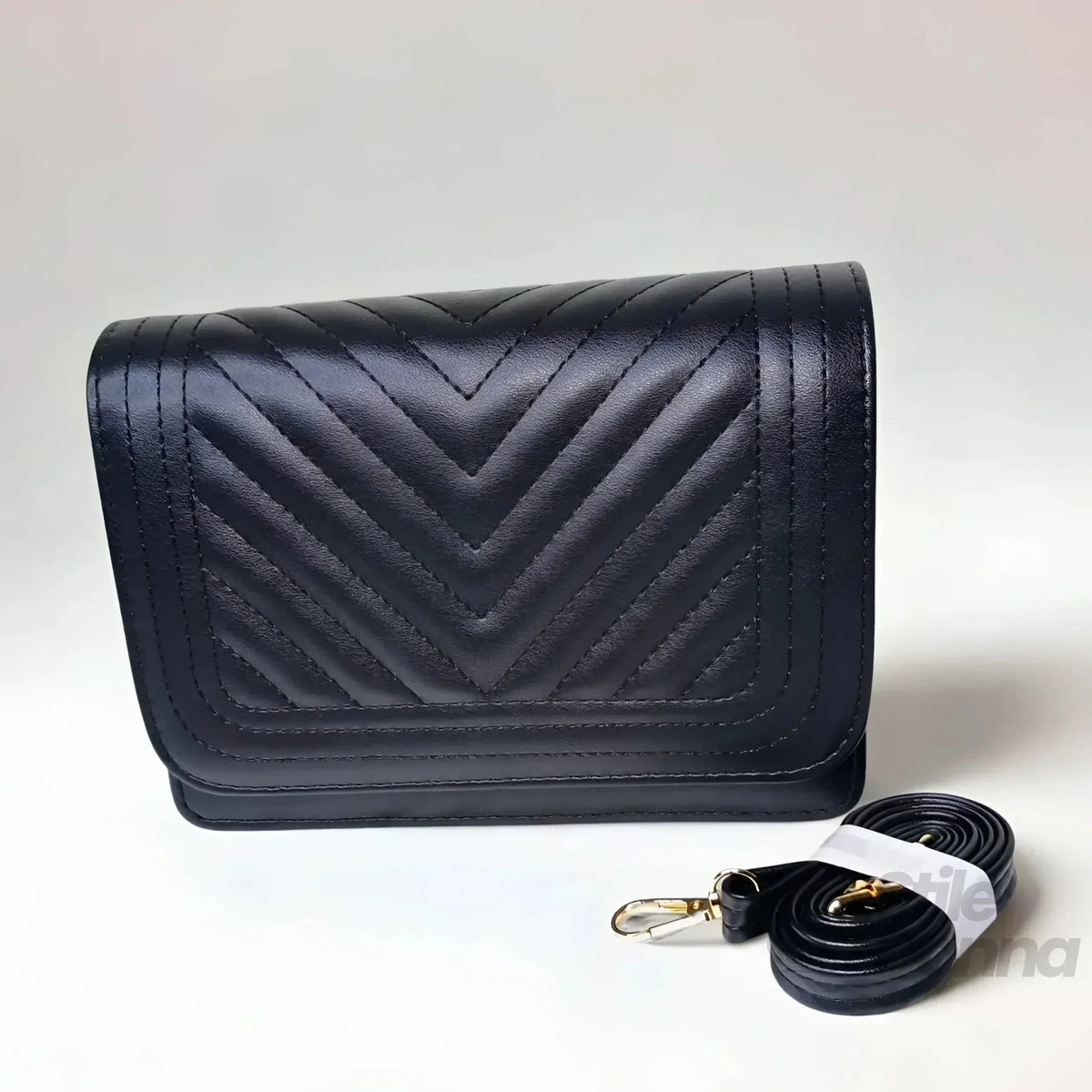Bolsa Matelassê com Triângulos