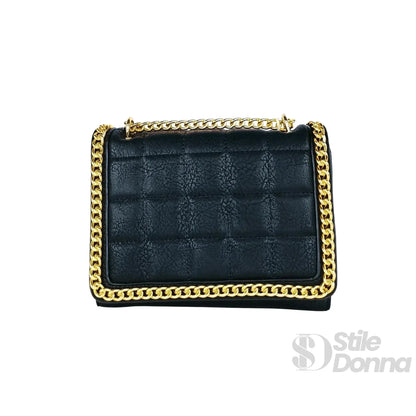 Bolsa Preta Matelassê com Corrente