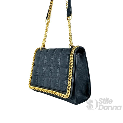 Bolsa Preta Matelassê com Corrente