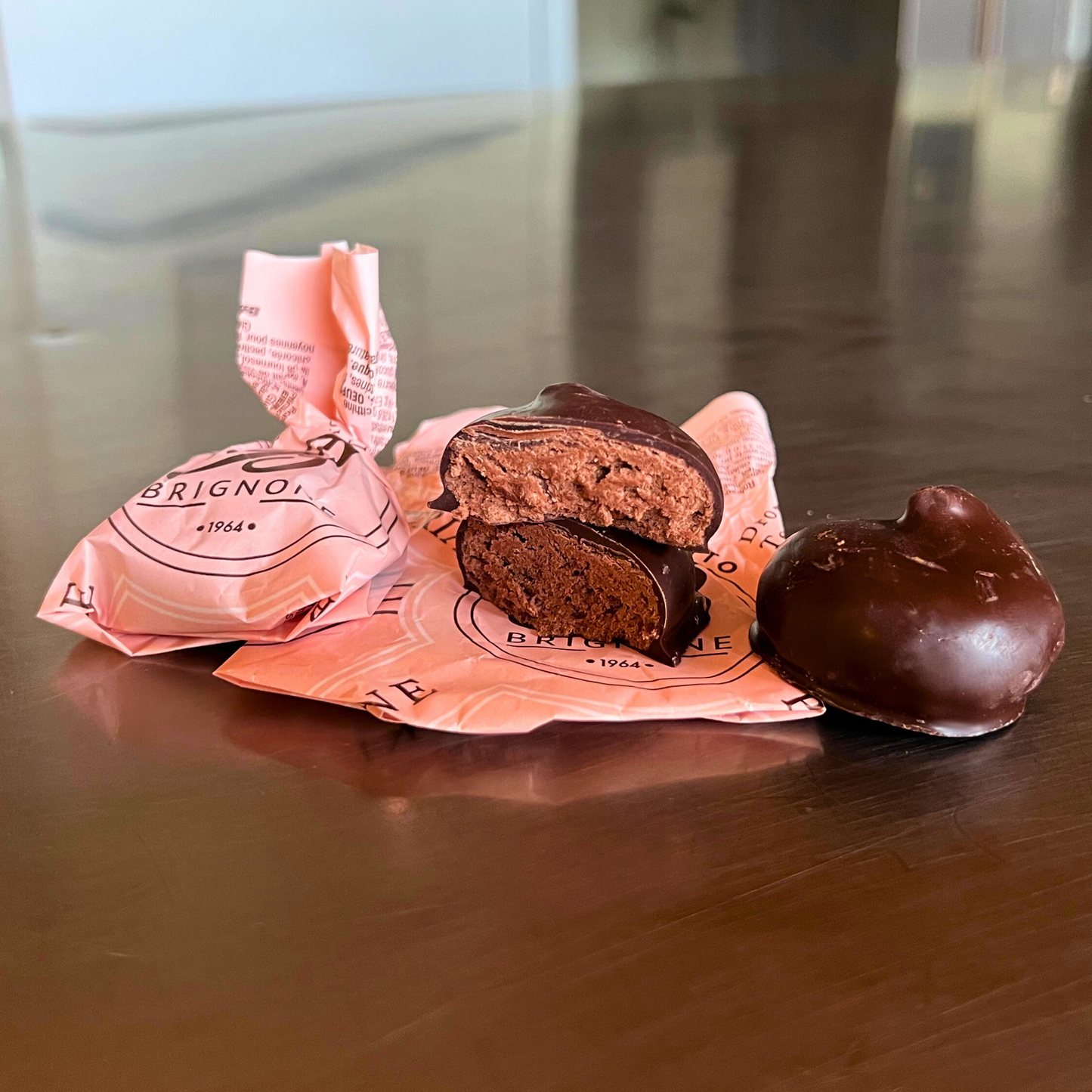 PescAmaretto-Pralinen – Handgefertigte Pralinen mit gefüllten Pfirsichen