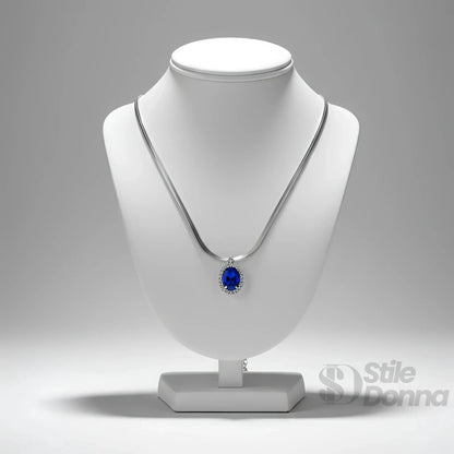 Colar com pingente oval de rubi