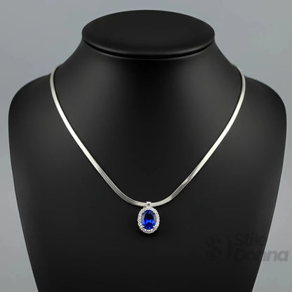 Colar com pingente oval de rubi