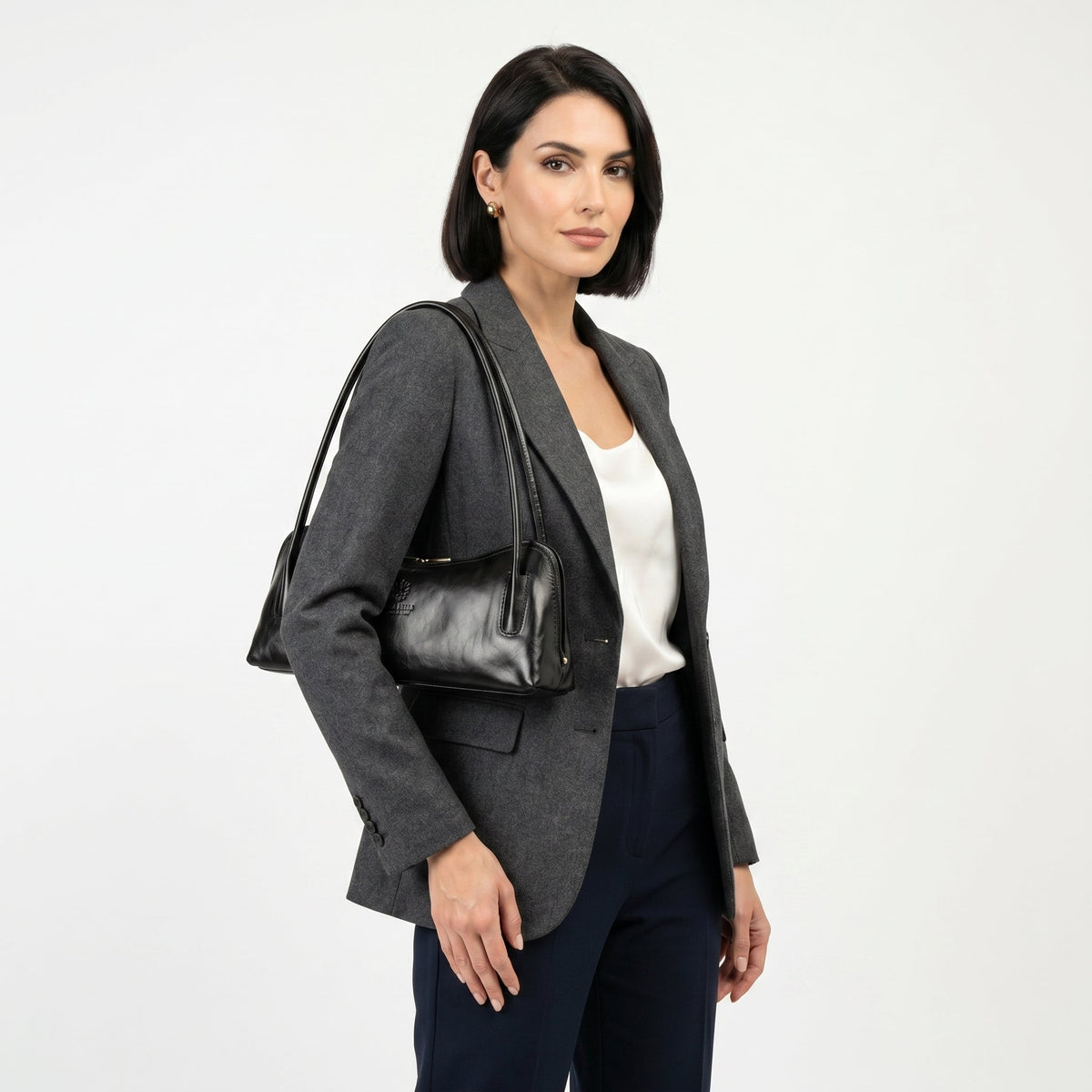 Lucy Umhängetasche aus echtem Leder