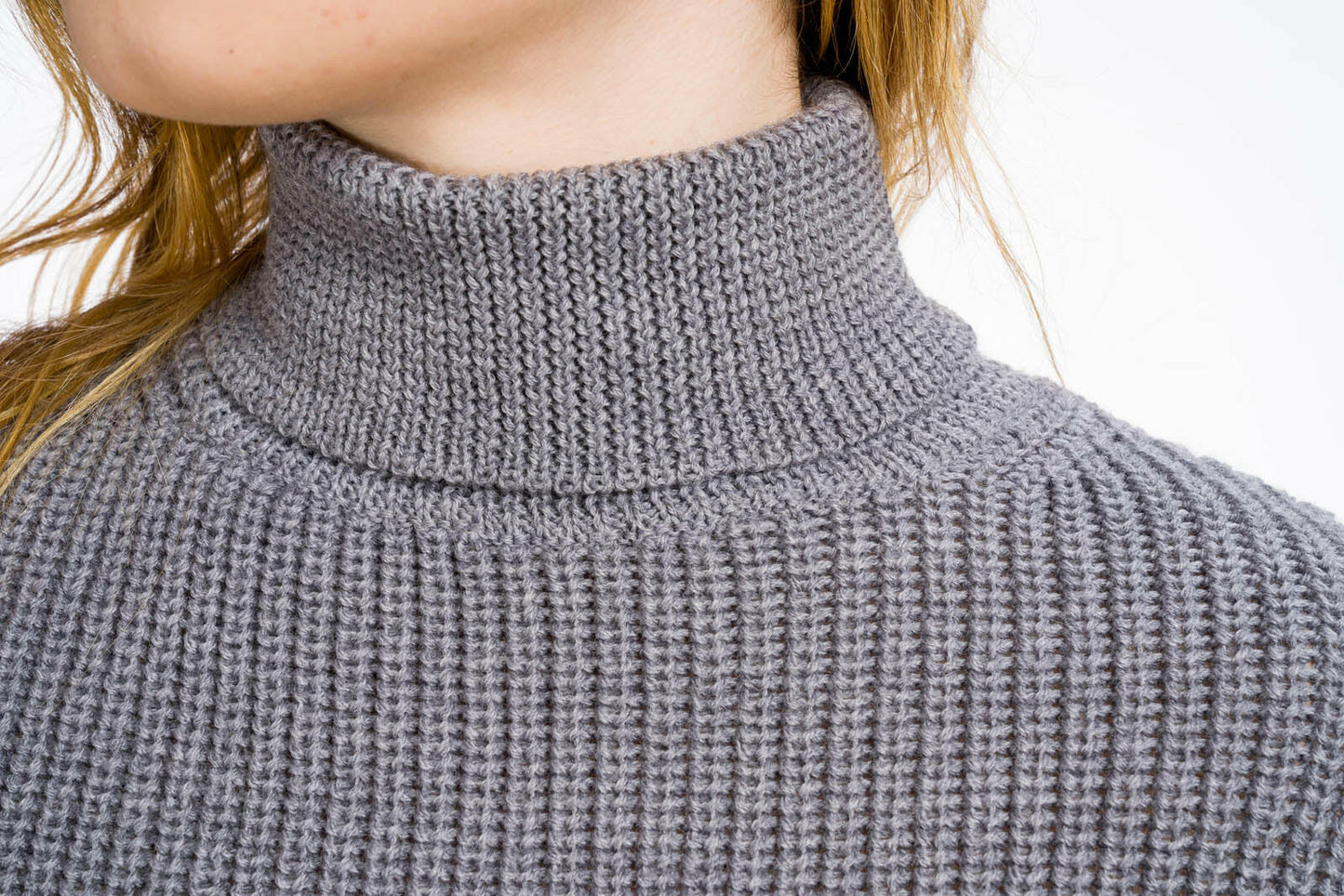 Giorgia: suéter feminino de gola alta