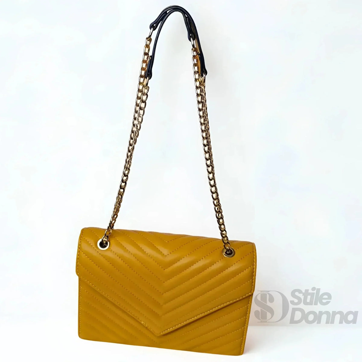 Senfgelbe Clutch mit Kette