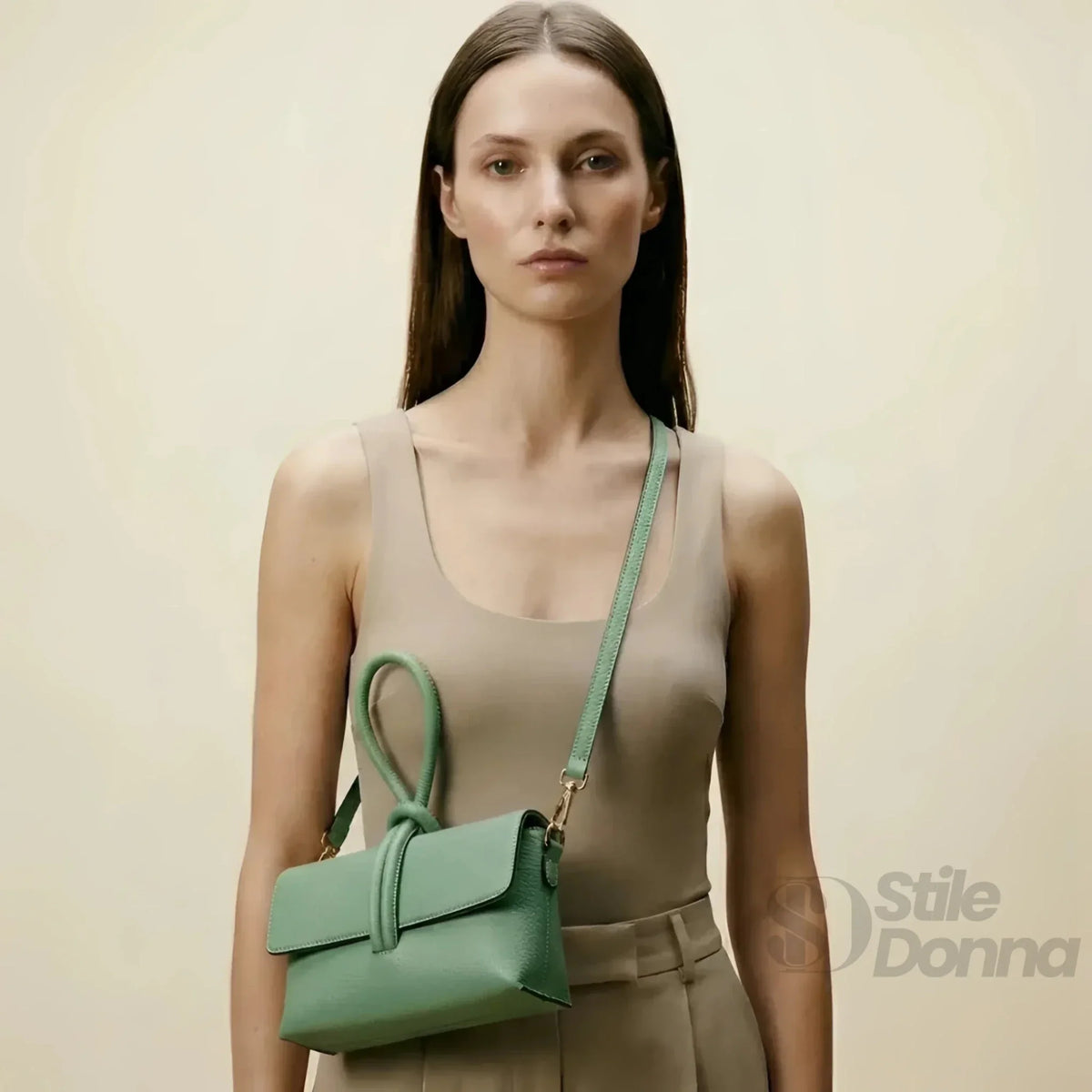Mintgrüne Clutch mit Reißverschluss