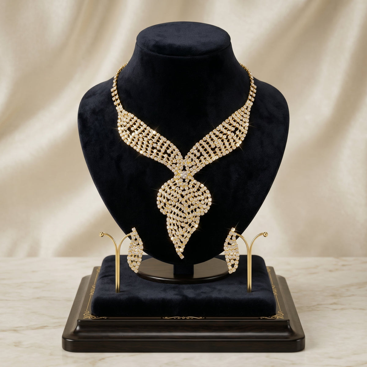Conjunto Regal Infinity de Colar e Brincos