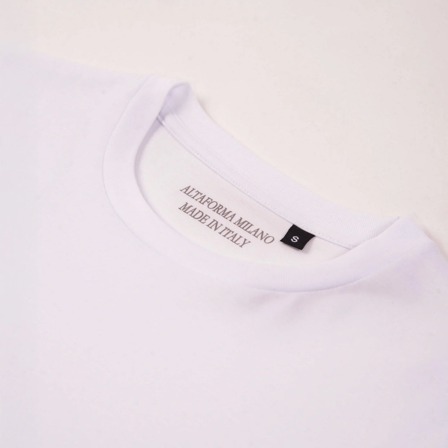 Amalfi: white men's Muscle Fit t-shirt
