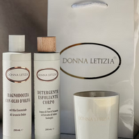 Confezione Regalo Bagnodoccia, Detergente Esfoliante e Candela