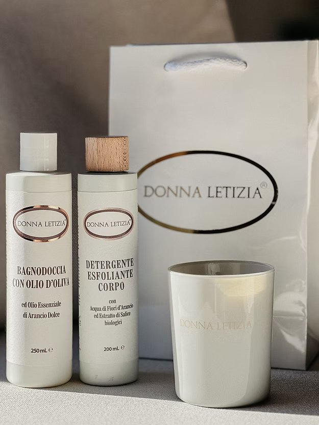 Gift Set: Shower Gel, Exfoliating Cleanser, and Candle