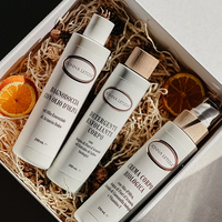 Confezione Regalo Bagnodoccia, Detergente Esfoliante e Crema Corpo