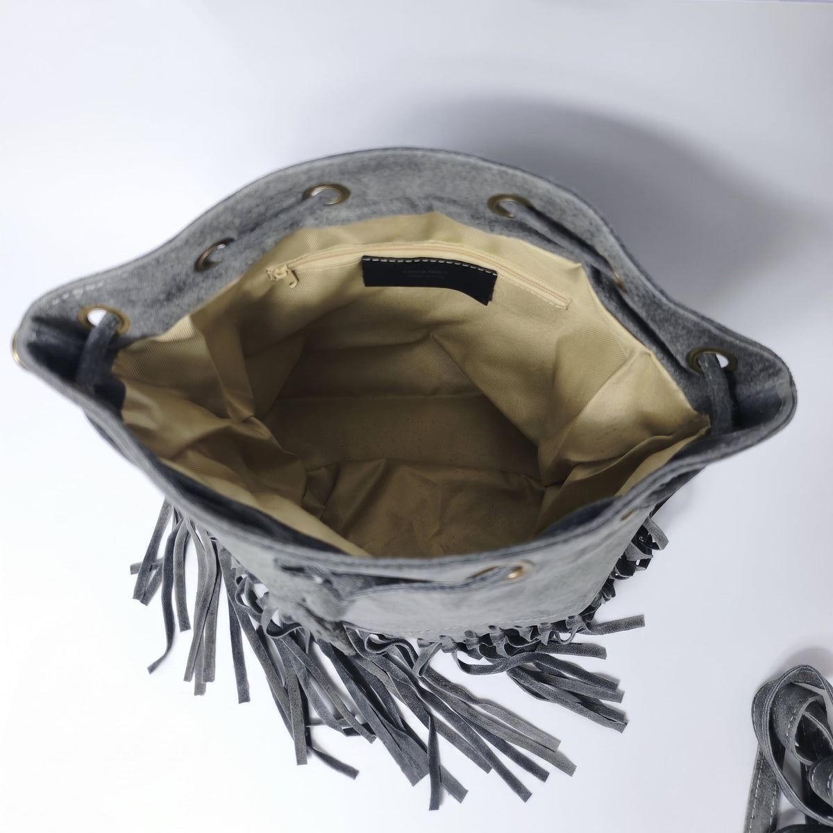 Borsa a Secchiello Scamosciata con Frange