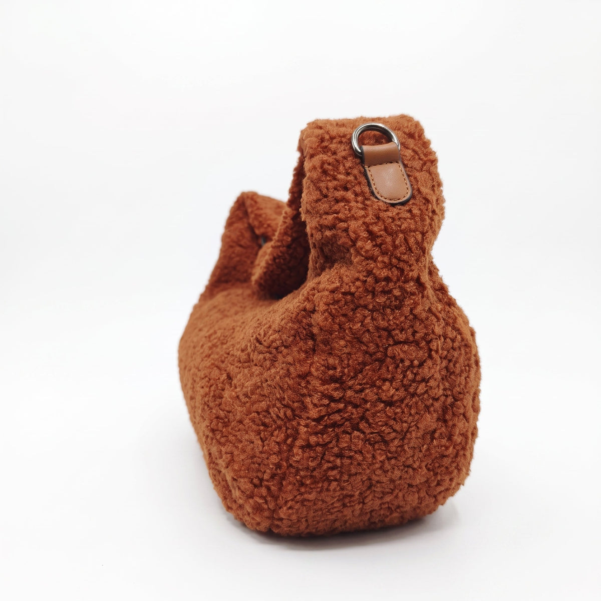 Braune Hobo-Tasche mit Teddybär-Struktur