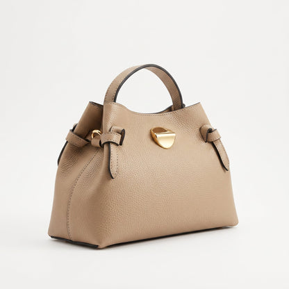 Livia Borsa in Vera Pelle con Disco Oro