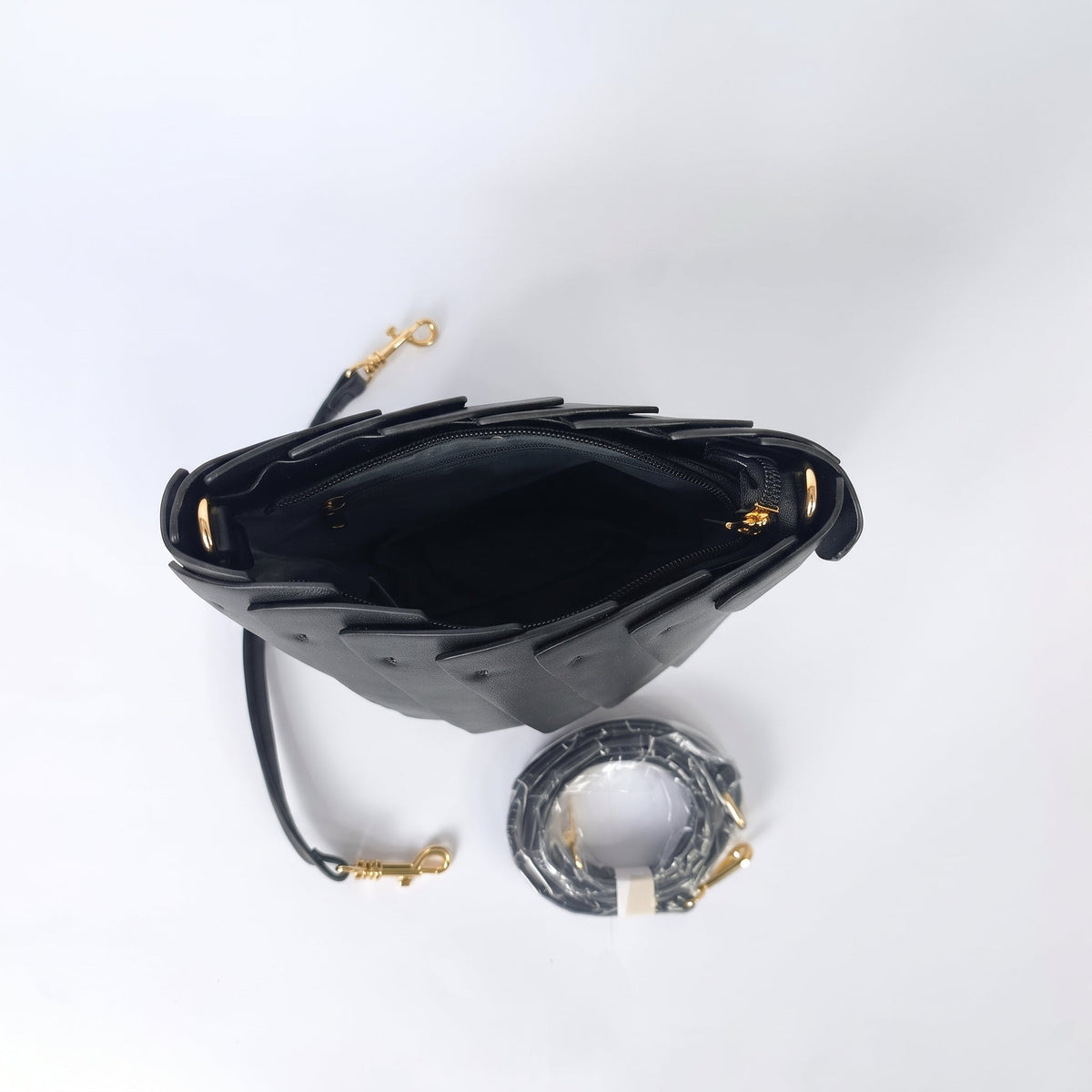Beuteltasche aus Kunstleder