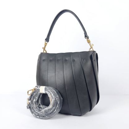 Beuteltasche aus Kunstleder