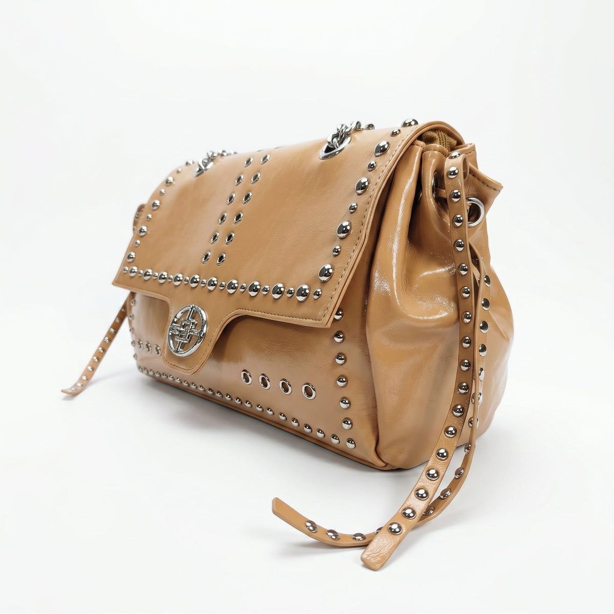 Bolsa Rock Star com Aba e Tachinhas