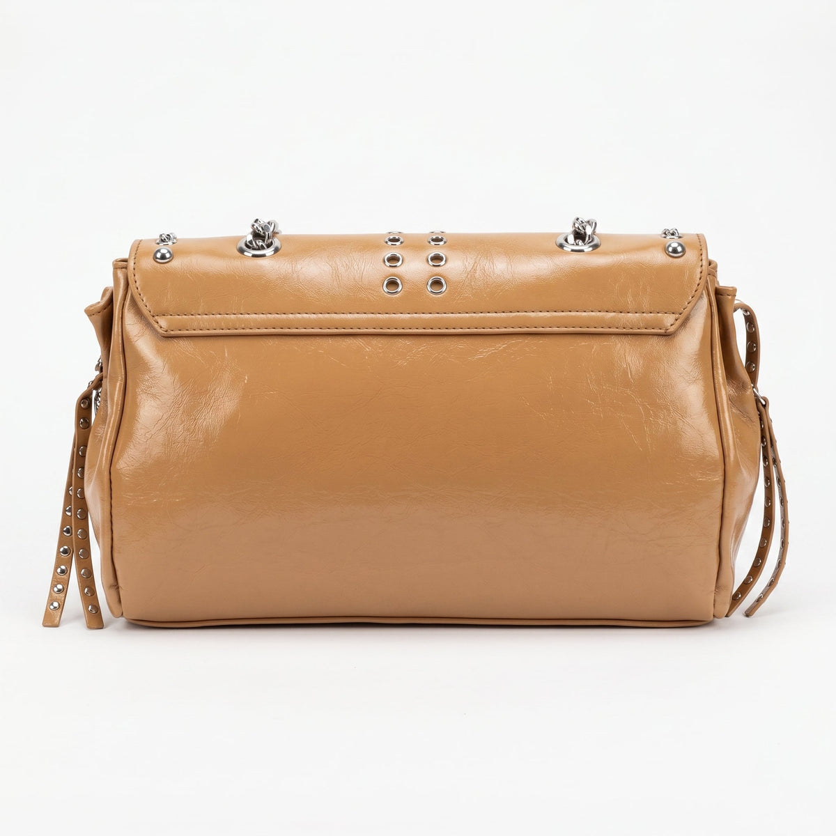 Bolsa Rock Star com Aba e Tachinhas