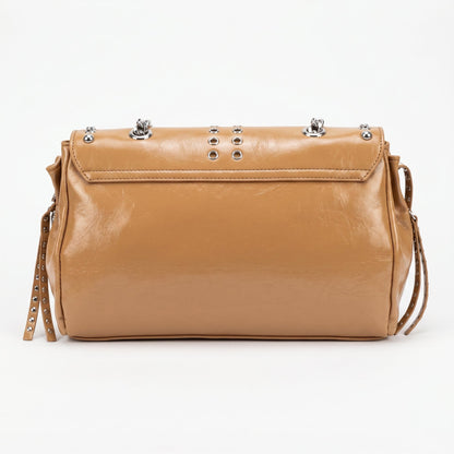 Bolsa Rock Star com Aba e Tachinhas
