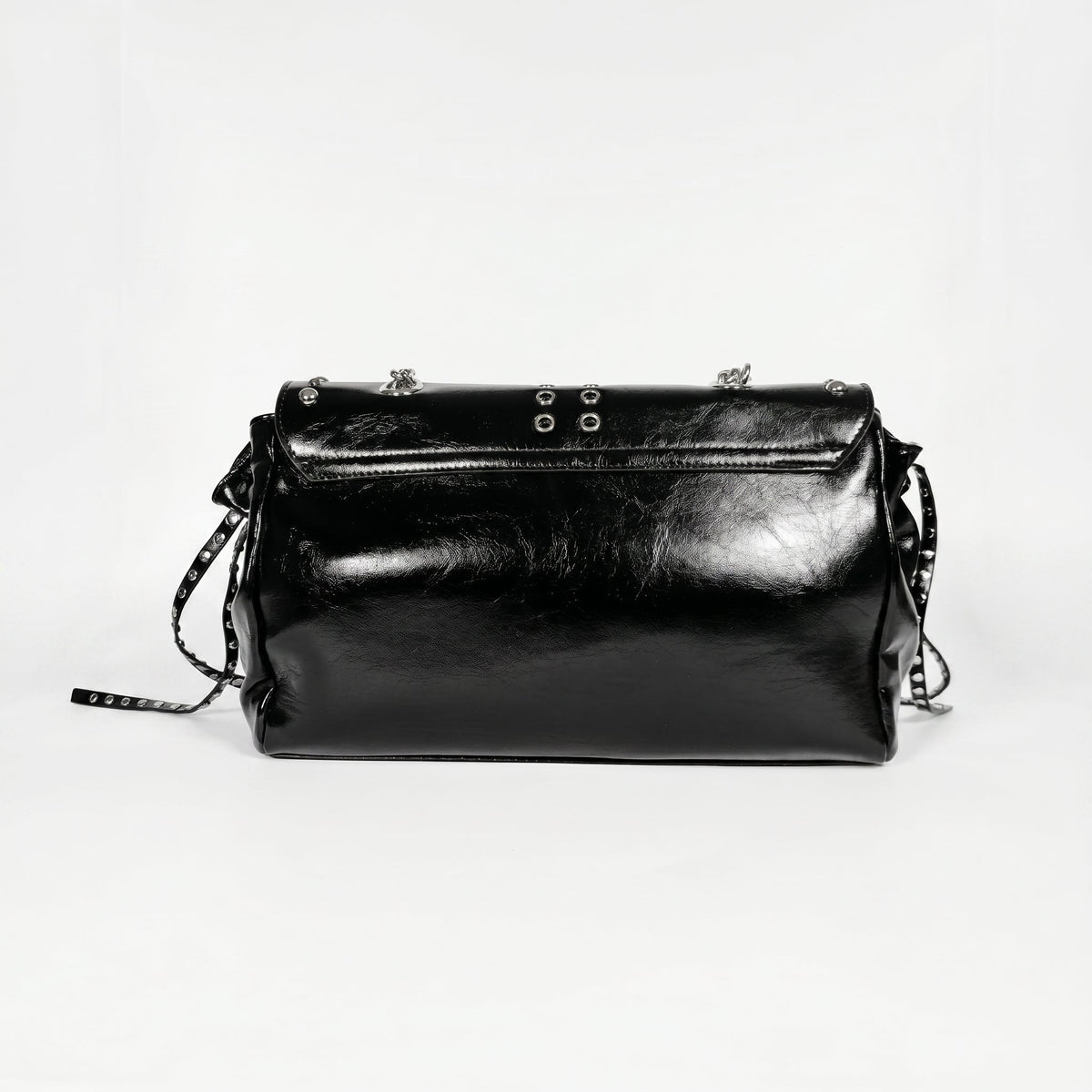 Bolsa Rock Star com Aba e Tachinhas