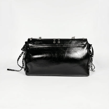 Bolsa Rock Star com Aba e Tachinhas