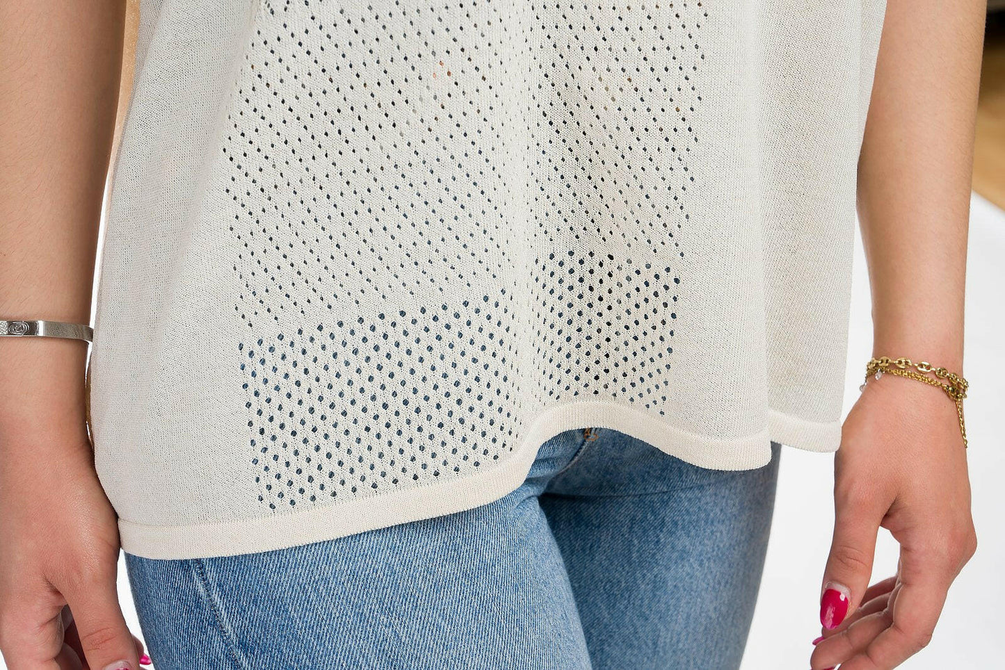 Mafalda: maxi camiseta de mujer de cuello redondo en viscosa con motivo punzonado