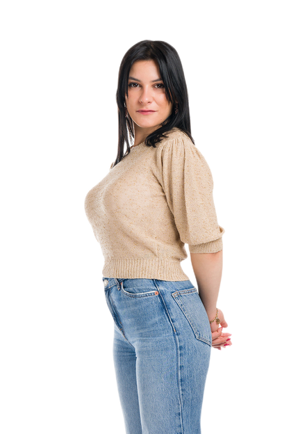 Jessica: camiseta de mujer de cuello redondo con mangas abullonadas e inserciones de encaje