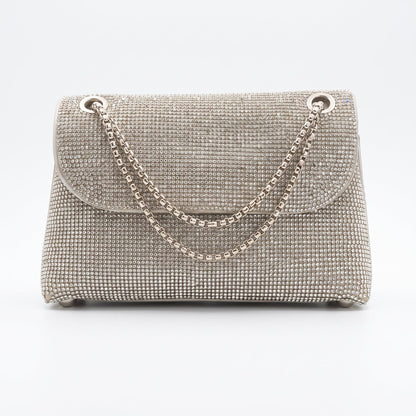 Clutch com strass decorativos