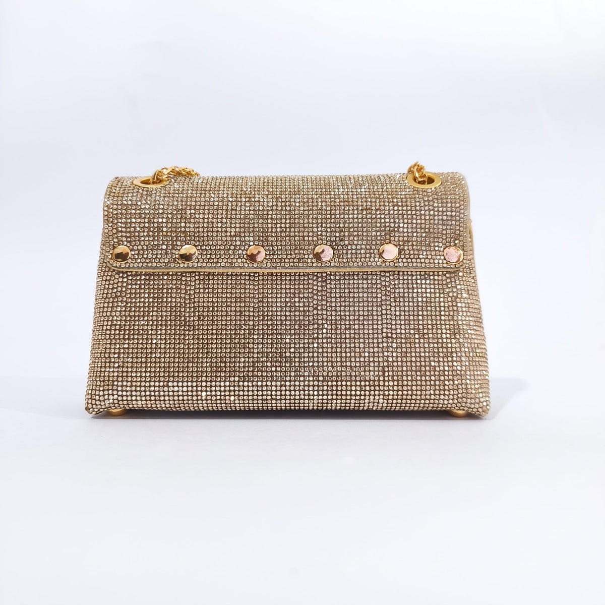 Clutch com strass decorativos