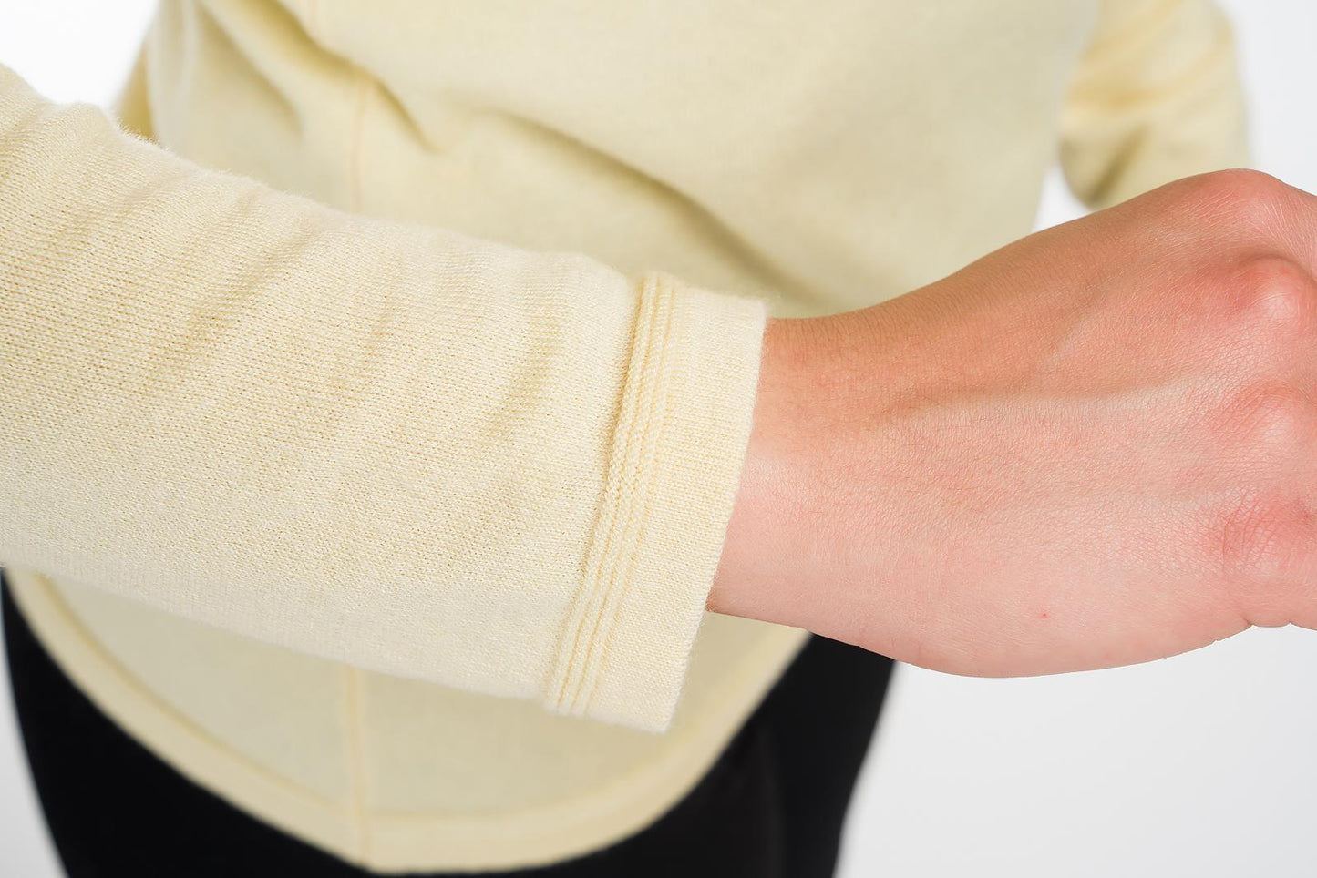 Elodì: camiseta de mujer con escote en V en algodón makò y cachemira